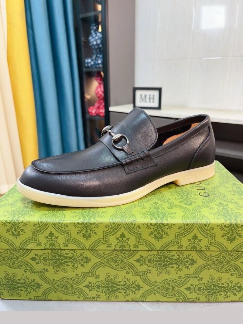 G*u*i leather shoes